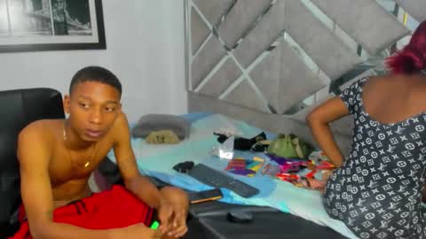 Snapshot of evaxemma chatting on 11/29/25, 01:47 Eva And Emmanuel online show from 11/29/25, 01:47