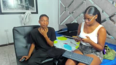 Snapshot of evaxemma chatting on 12/15/25, 02:21 Eva And Emmanuel online show from 12/15/25, 02:21