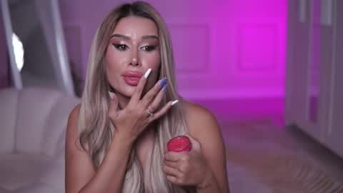 Eva online show from 11/18/25, 08:35