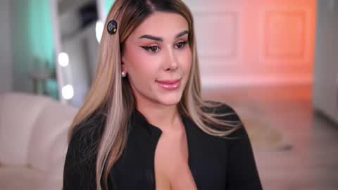 Eva online show from 11/24/25, 08:19