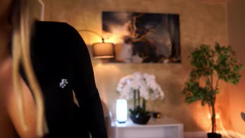 Eva online show from 03/10/26, 08:36