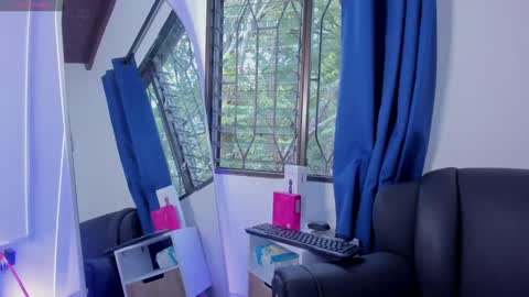 Snapshot of eve__queen chatting on 09/20/25, 08:54 Eva Queen online show from 09/20/25, 08:54