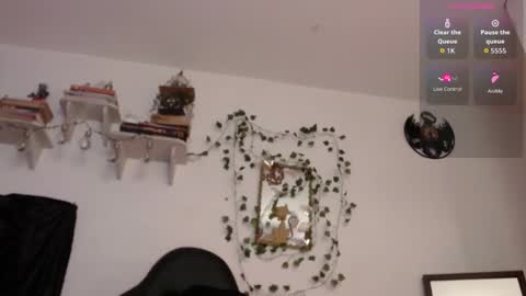 Eve Blue  friends. IG eve blue77 TW EveBlue 1 OF eveblue7 online show from 11/30/25, 10:25