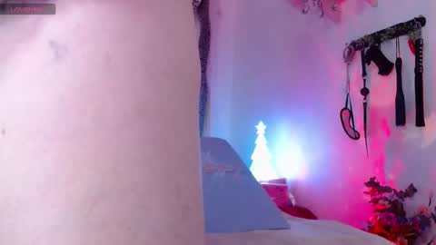 Eve Blue  friends. IG eve blue77 TW EveBlue 1 OF eveblue7 online show from 12/23/25, 02:31