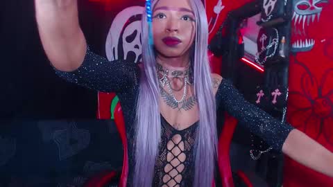 Snapshot of eve_darkovax chatting on 09/19/25, 12:17 eve dark online show from 09/19/25, 12:17