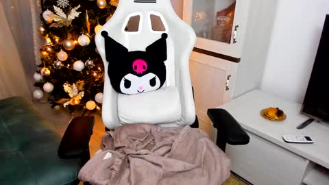 eveeevian online show from 12/29/24, 04:19