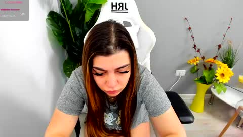 eveeevian online show from 04/23/26, 11:53