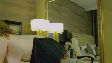 EveHamilton online show from 02/02/25, 11:11