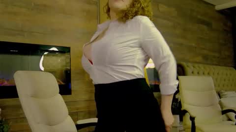 EveHamilton online show from 04/21/26, 08:12