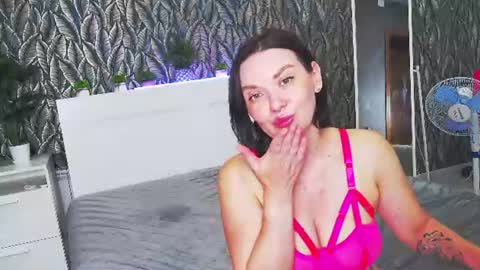 Snapshot of evelibston chatting on 06/11/26, 03:04 EveLibston online show from 06/11/26, 03:04