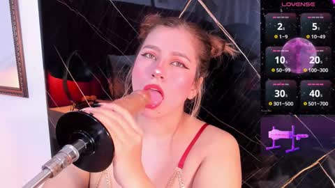 EVELIN online show from 11/21/25, 12:37