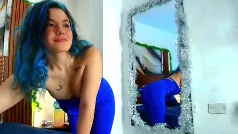 Snapshot of evelin_thompsson chatting on 12/02/25, 03:23 cielo online show from 12/02/25, 03:23