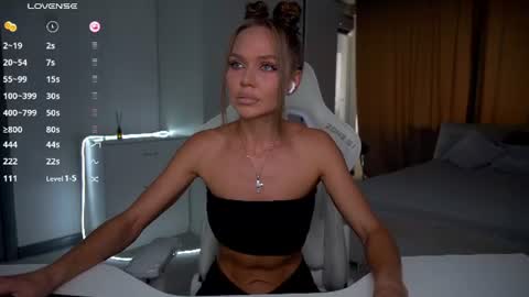 Snapshot of evelina_fox chatting on 07/11/26, 10:07 Evelina online show from 07/11/26, 10:07