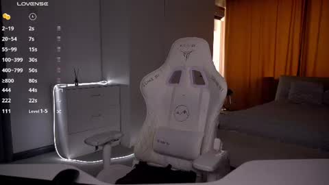 Snapshot of evelina_fox chatting on 07/14/26, 12:22 Evelina online show from 07/14/26, 12:22