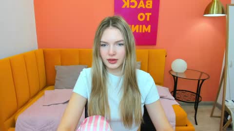 Snapshot of evelineamore chatting on 05/10/26, 01:55 Eveline online show from 05/10/26, 01:55