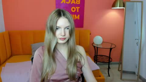 Snapshot of evelineamore chatting on 05/12/26, 08:44 Eveline online show from 05/12/26, 08:44