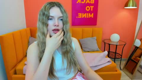 Snapshot of evelineamore chatting on 05/18/26, 08:42 Eveline online show from 05/18/26, 08:42