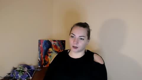 Snapshot of evelineli chatting on 03/12/25, 12:57 Lydia online show from 03/12/25, 12:57