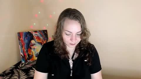 Snapshot of evelineli chatting on 09/18/25, 05:37 Lydia online show from 09/18/25, 05:37