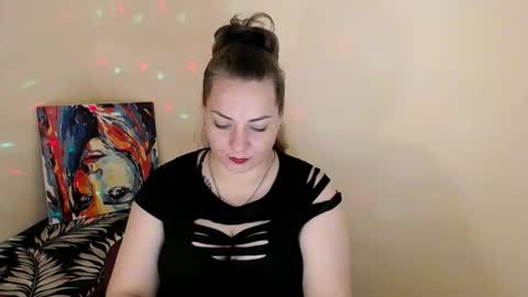 Snapshot of evelineli chatting on 09/22/25, 09:28 Lydia online show from 09/22/25, 09:28