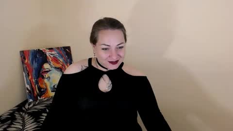 Snapshot of evelineli chatting on 09/25/25, 08:01 Lydia online show from 09/25/25, 08:01