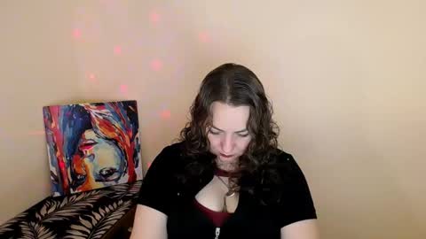 Snapshot of evelineli chatting on 10/07/25, 09:34 Lydia online show from 10/07/25, 09:34