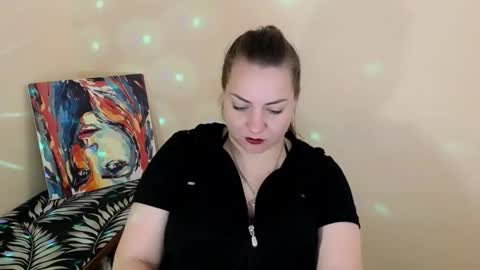 Snapshot of evelineli chatting on 10/09/25, 01:03 Lydia online show from 10/09/25, 01:03