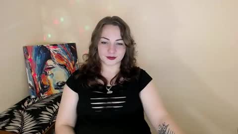 Snapshot of evelineli chatting on 10/16/25, 08:32 Lydia online show from 10/16/25, 08:32