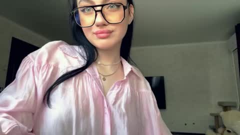 Snapshot of evelinkowski chatting on 02/19/26, 05:58 Sofia online show from 02/19/26, 05:58