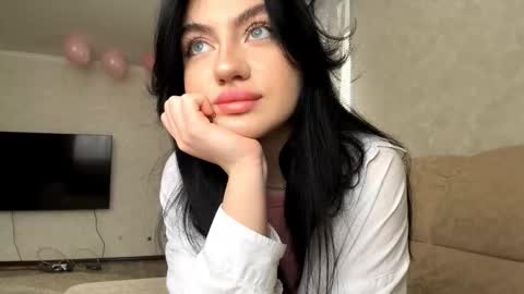 Snapshot of evelinkowski chatting on 02/25/26, 06:01 Sofia online show from 02/25/26, 06:01