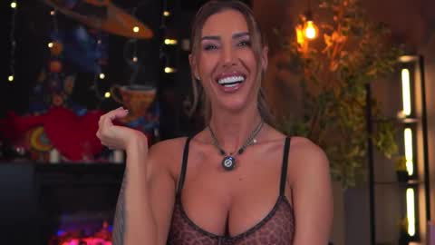 Evelyn online show from 03/07/26, 07:11