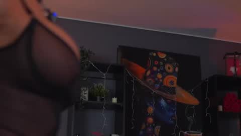 Evelyn online show from 04/19/26, 06:07