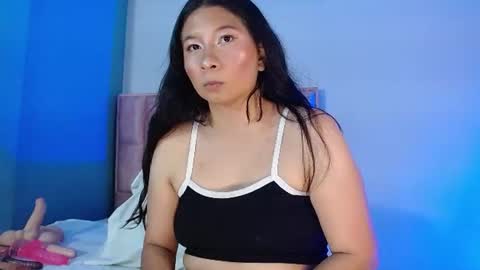 Snapshot of evelyn_flores1 chatting on 07/07/26, 03:20 online show from 07/07/26, 03:20