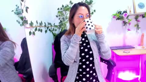 evelyn_miller___ online show from 04/28/26, 06:02