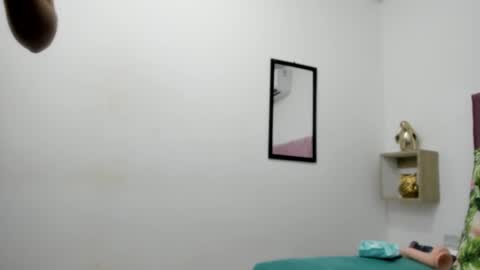 Snapshot of evelyn_morgan1 chatting on 10/18/25, 12:35 evelyn_morgan1 online show from 10/18/25, 12:35