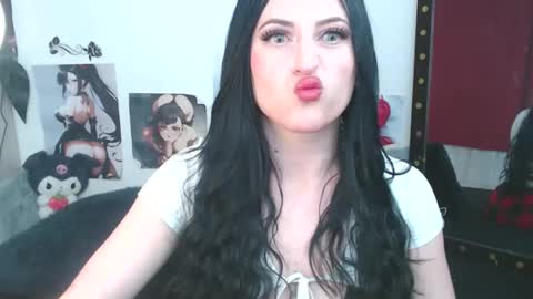 Julieta online show from 12/15/25, 05:34