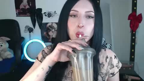 Julieta online show from 04/09/26, 05:18