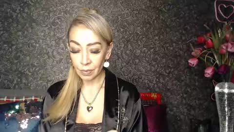 EvelynaGrey online show from 01/04/25, 04:23