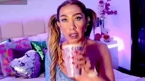 EvelynaGrey online show from 11/06/25, 07:15