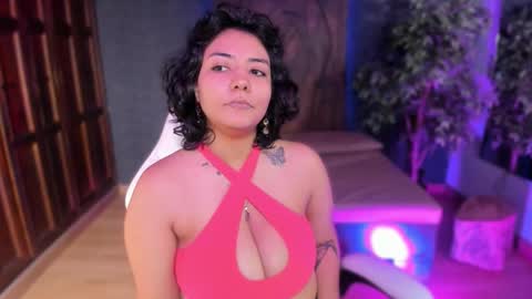  Evelyn  online show from 12/22/25, 12:13