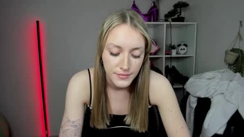 evelynblond online show from 03/16/26, 06:34