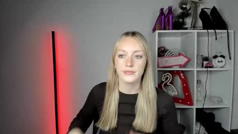 evelynblond online show from 06/09/26, 12:39
