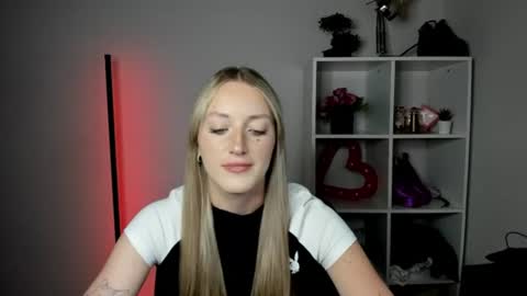 evelynblond online show from 07/23/26, 12:58