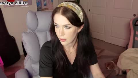 Evelyn Claire online show from 05/01/26, 05:01