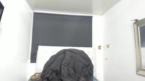 Evelyne online show from 10/16/25, 02:56