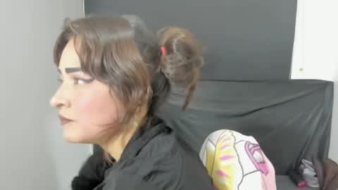 Evelyne online show from 04/19/26, 01:38