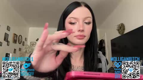 Evelyn online show from 04/29/26, 09:32