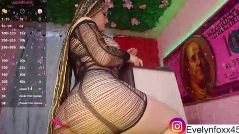 evelyn Foxx new account online show from 10/26/25, 10:15