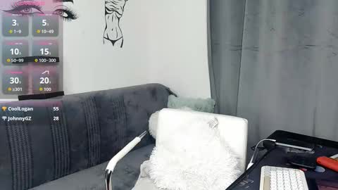 Evelyn online show from 11/22/25, 06:40