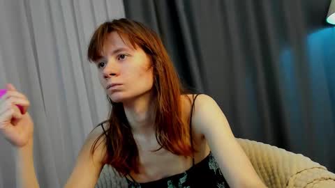 Snapshot of evelynjin_ chatting on 10/13/25, 08:20 Evelyn online show from 10/13/25, 08:20